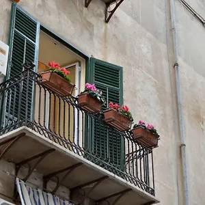 Real Teatro Umberto I Bed & Breakfast